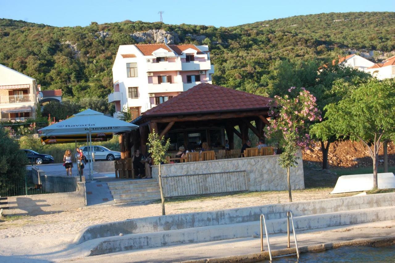 Al Capone Apartment Sveti Petar  Kültér fotó
